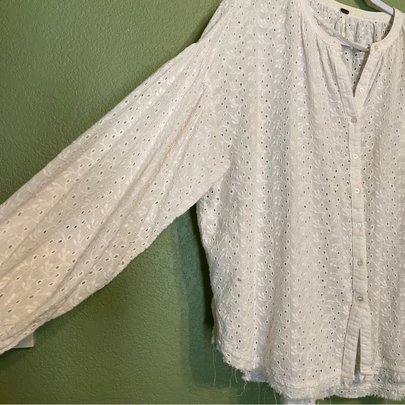 Free People Maddison Eyelet
Blouse Medium - Picture 4 of 6